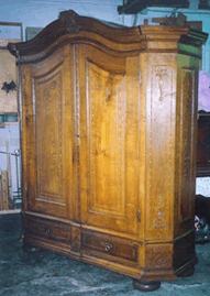 Kleiderschrank nach der Restaurierung